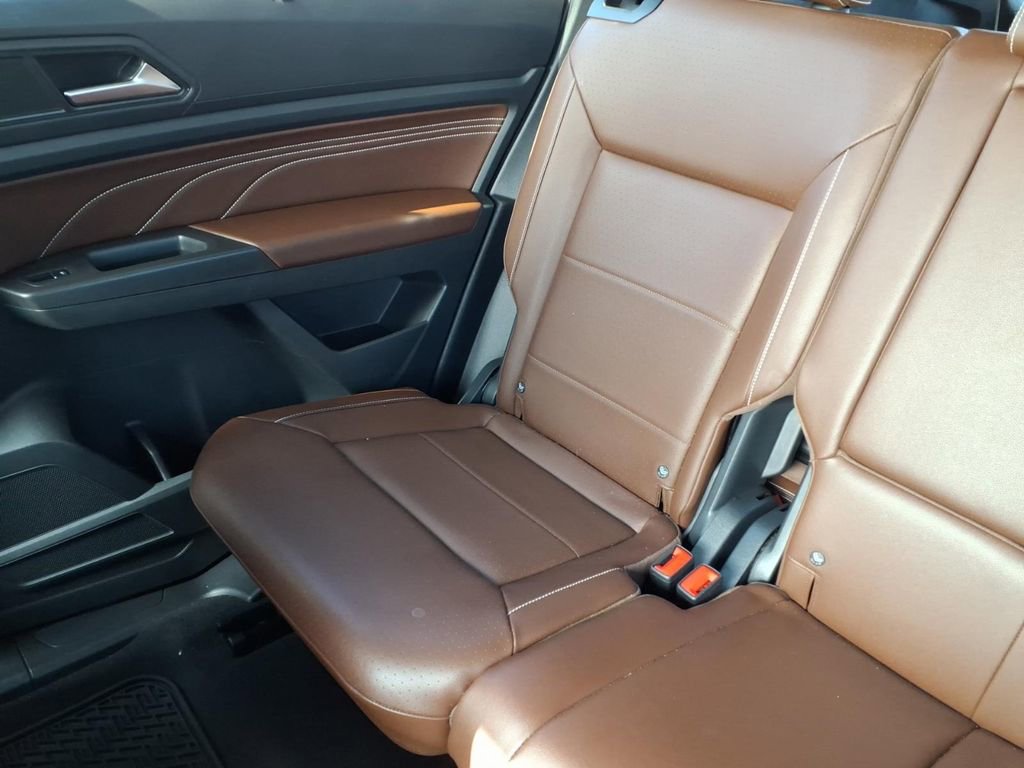 Used 2023 Volkswagen Atlas SE image 16