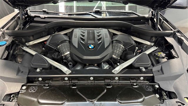 Used 2020 BMW X7 M50i w/ Executive Package image 43