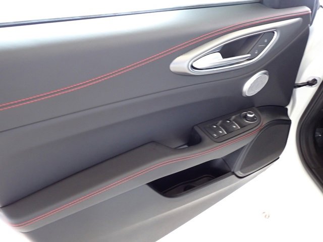 New 2025 Alfa Romeo Giulia Special Edition w/ Driving Assist Package image 16