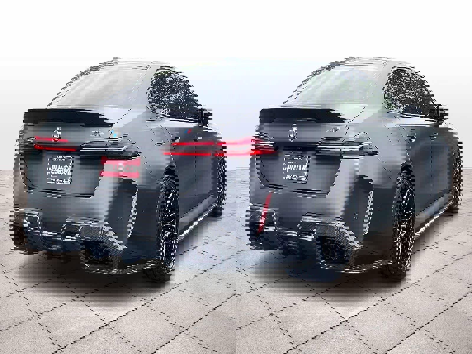 Used 2025 BMW M5 w/ Carbon Package image 15