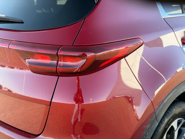 Used 2022 Kia Sportage LX image 9