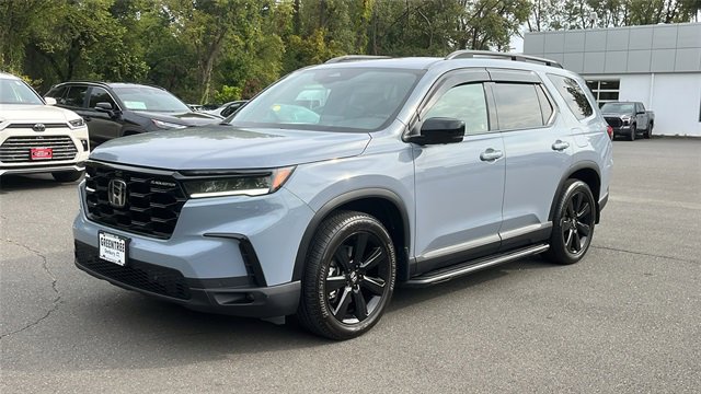 Used 2025 Honda Pilot Black Edition image 3