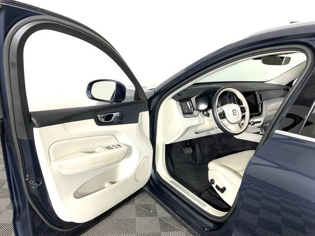 Used 2023 Volvo XC60 B5 Plus w/ Climate Package AWD/4WD image 27