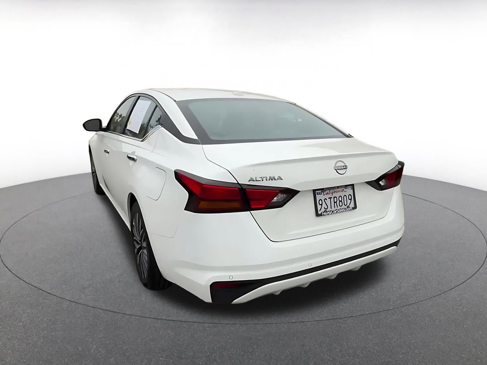 Used 2025 Nissan Altima 2.5 SV image 11