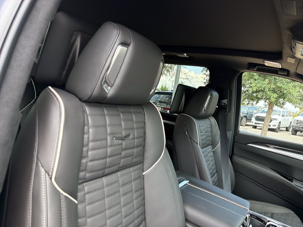 New 2026 Cadillac Escalade ESV V w/ LPO, ONYX Package AWD/4WD image 37