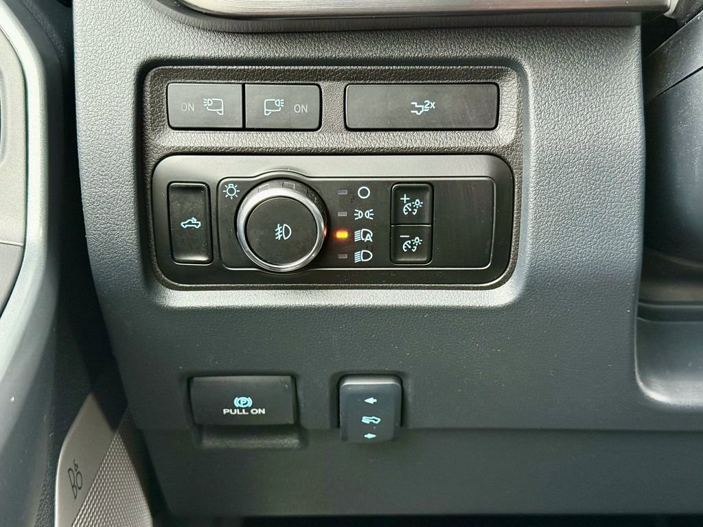 Certified 2024 Ford F350 Lariat w/ Chrome Package image 26