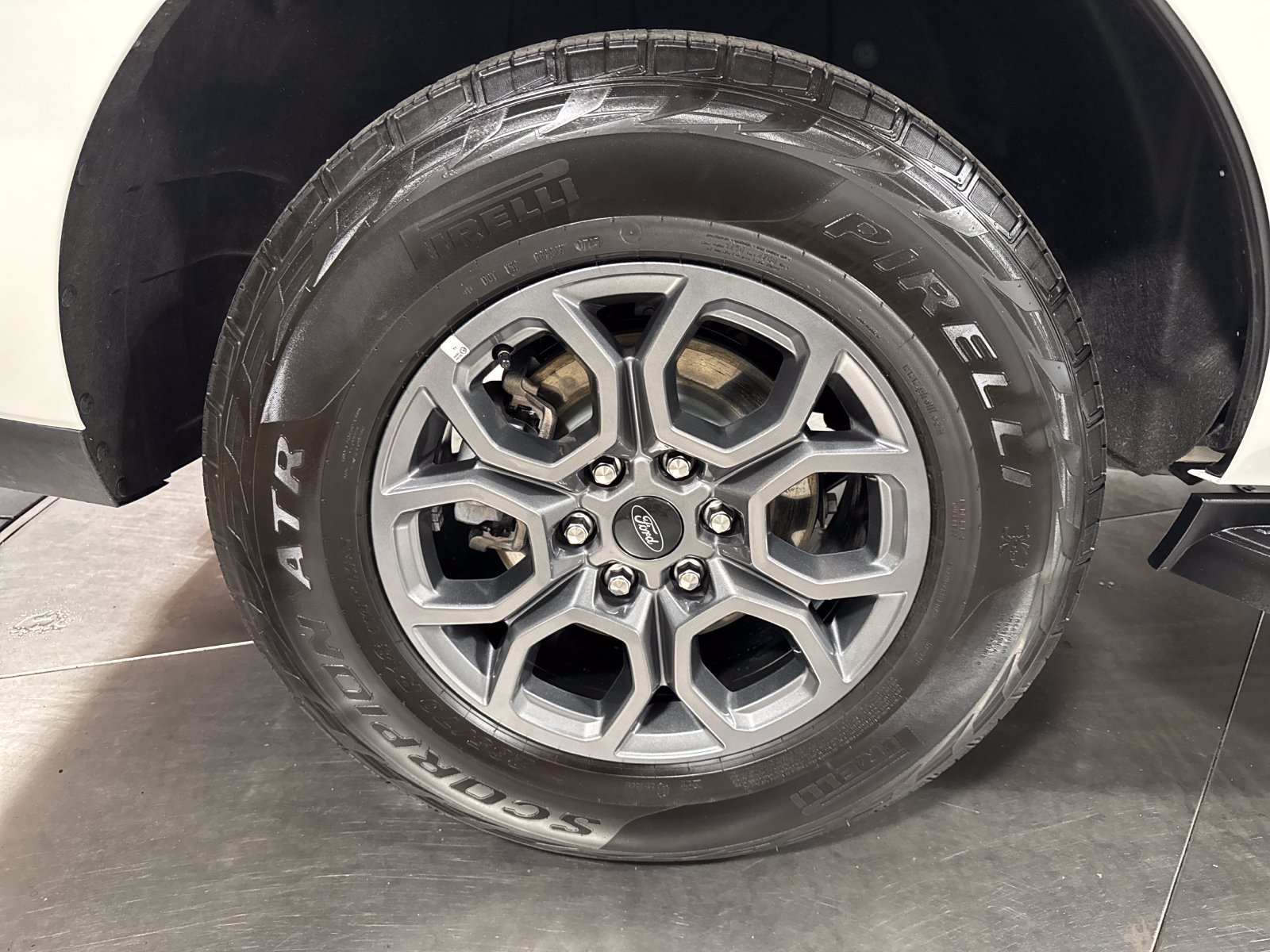 Used 2025 Ford Expedition Active AWD/4WD image 14