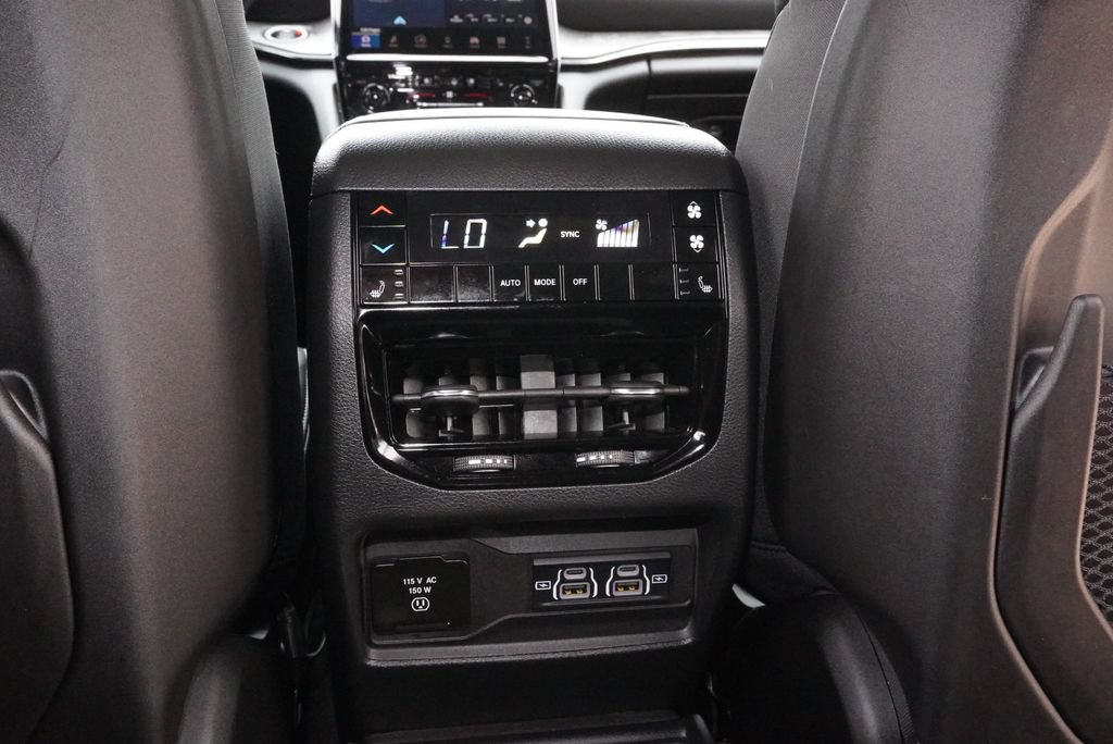 Used 2024 Jeep Grand Cherokee L Overland AWD/4WD image 30
