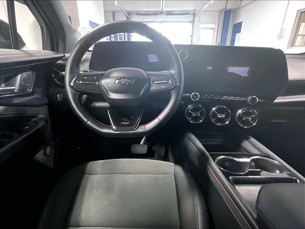 Used 2025 Chevrolet Blazer EV RS AWD/4WD image 17