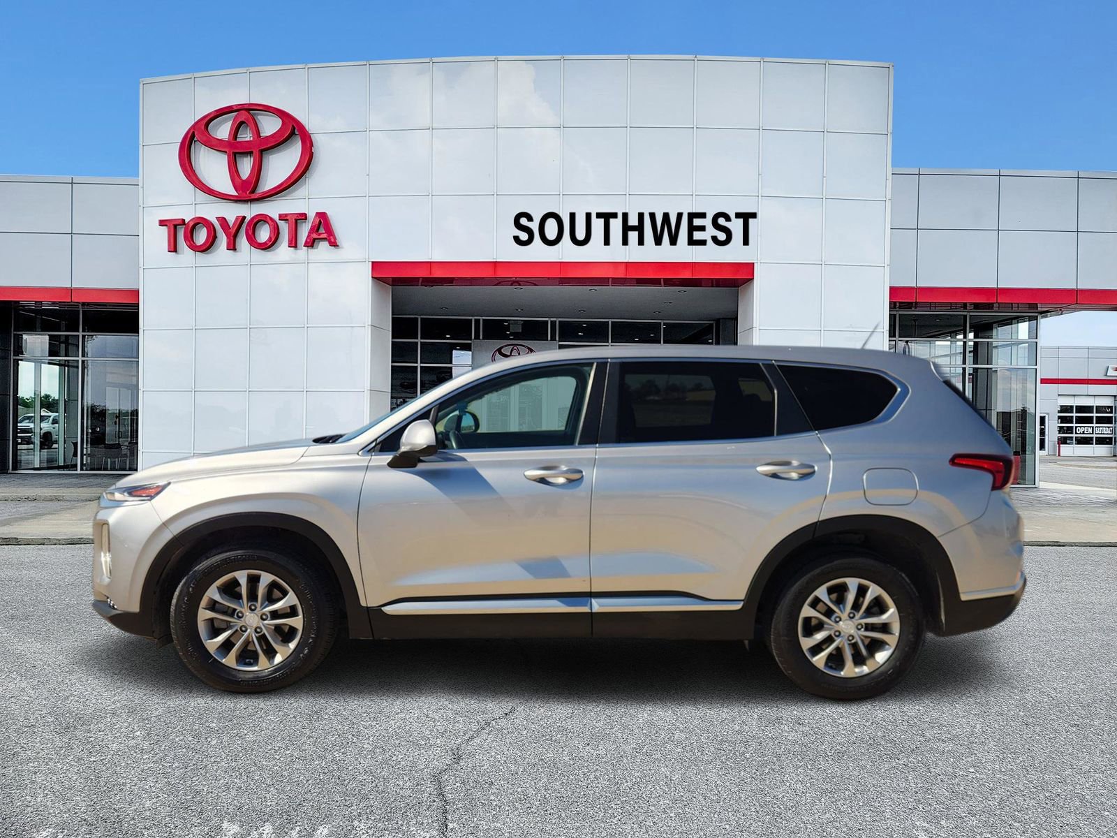 Used 2020 Hyundai Santa Fe SE image 3