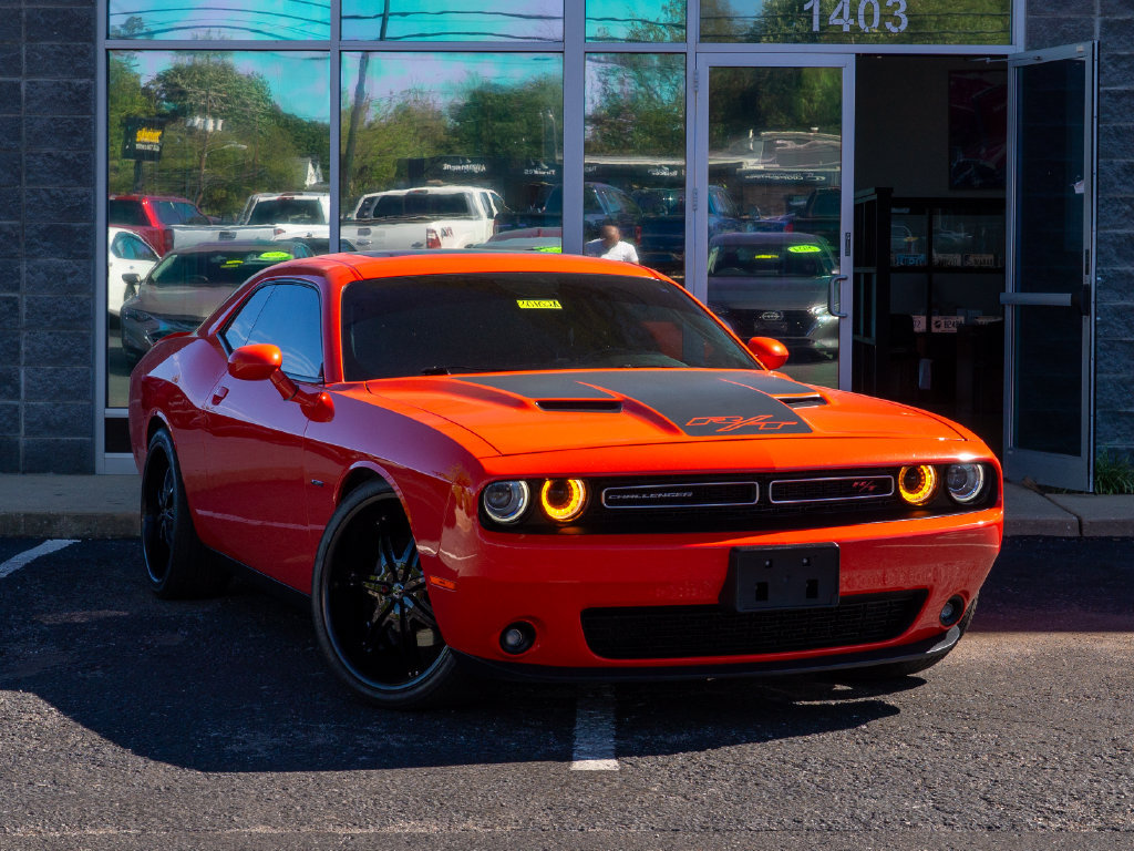 Used 2016 Dodge Challenger R/T w/ Sound Group