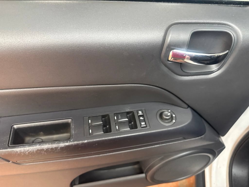 Used 2015 Jeep Compass Sport w/ Power Value Group FWD image 21