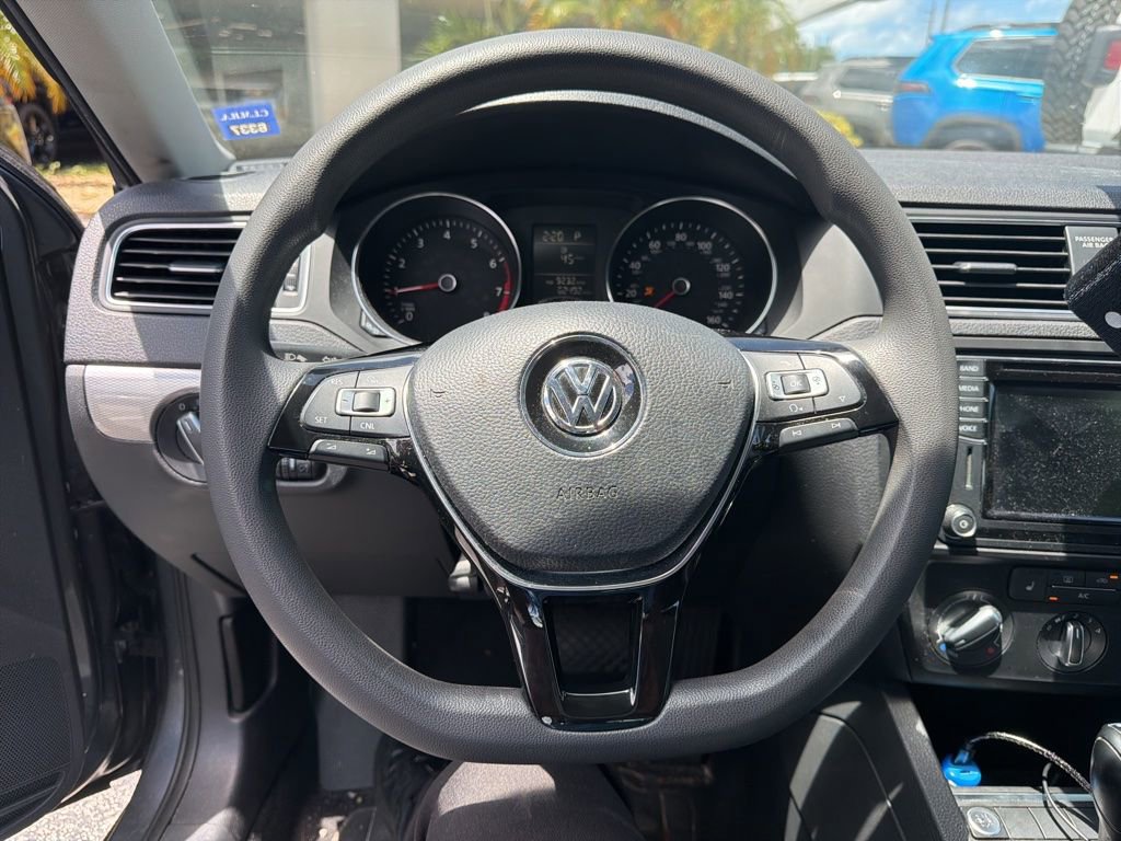 Used 2016 Volkswagen Jetta SE FWD image 13