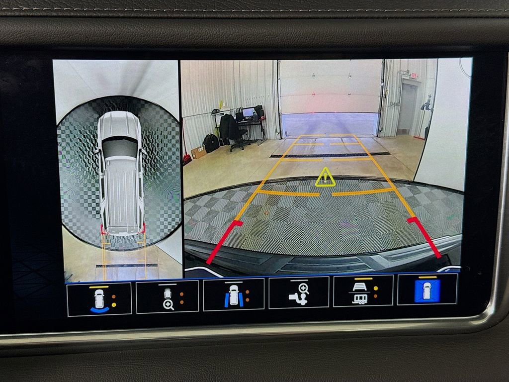 Used 2023 GMC Yukon Denali image 14