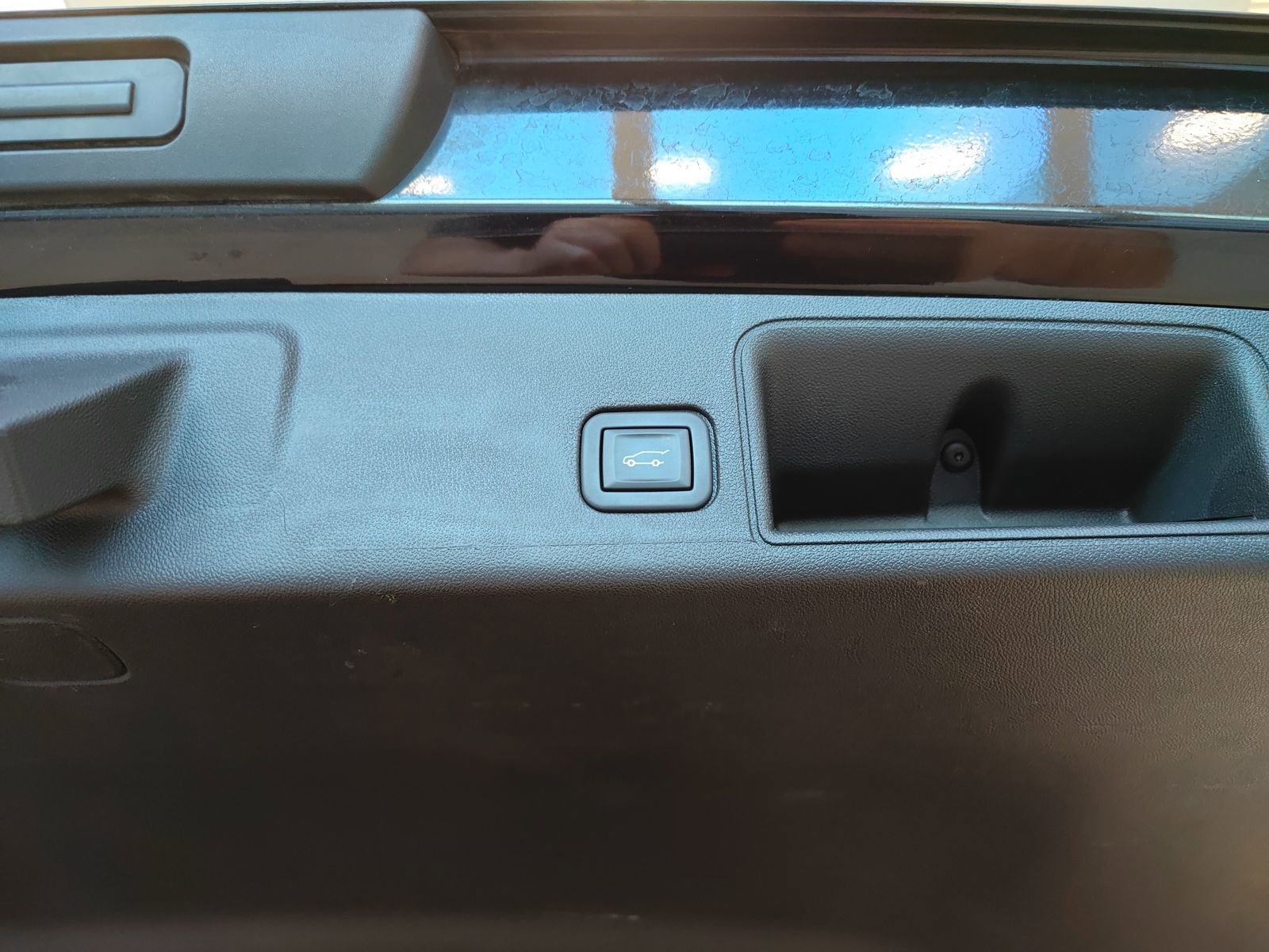 Used 2023 GMC Terrain SLT image 15