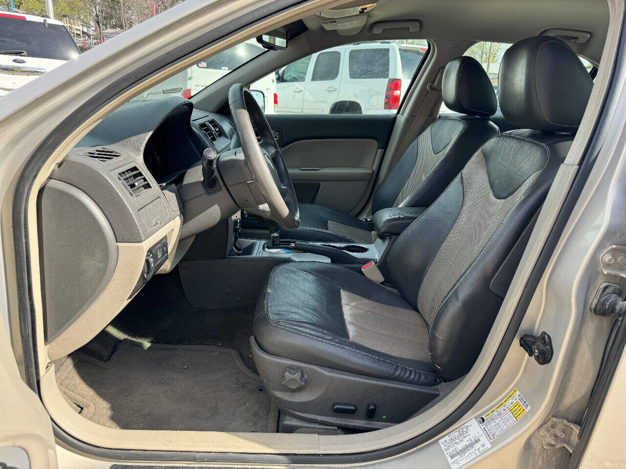 Used 2010 Mercury Milan Premier image 9