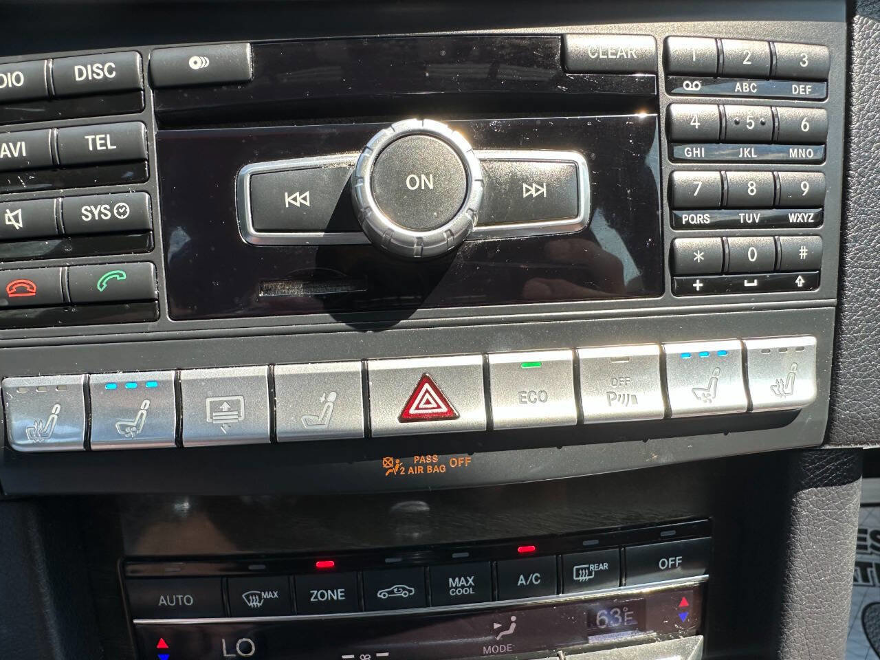 Used 2014 Mercedes-Benz E 550 4MATIC Sedan image 25