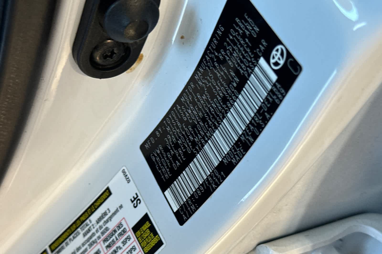 Used 2025 Toyota Corolla LE FWD image 35