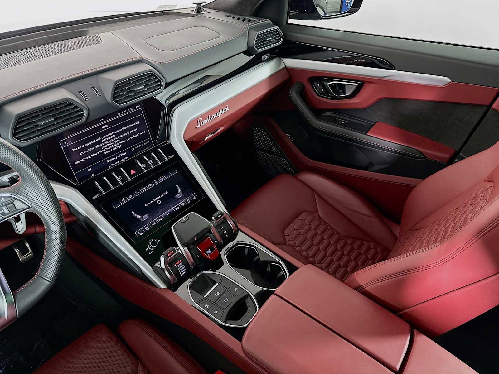Used 2022 Lamborghini Urus image 25