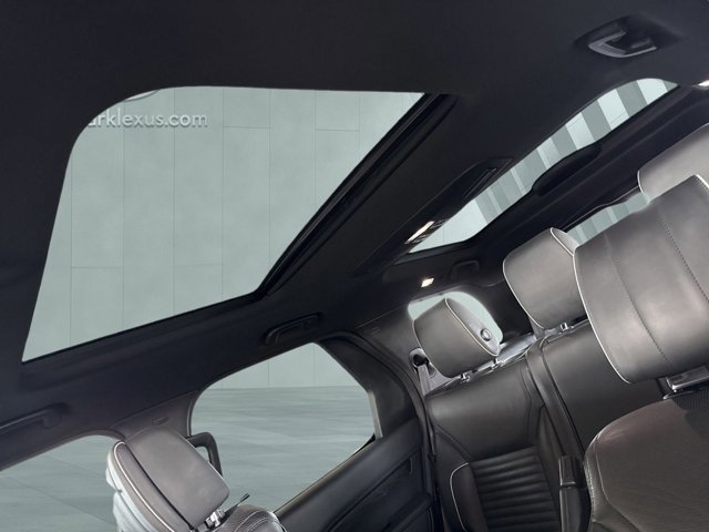 Used 2018 Land Rover Discovery HSE Luxury image 19