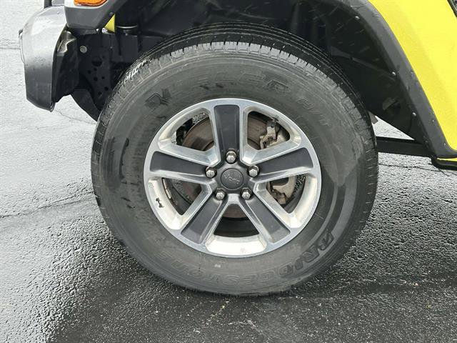 Used 2023 Jeep Wrangler Sahara image 8