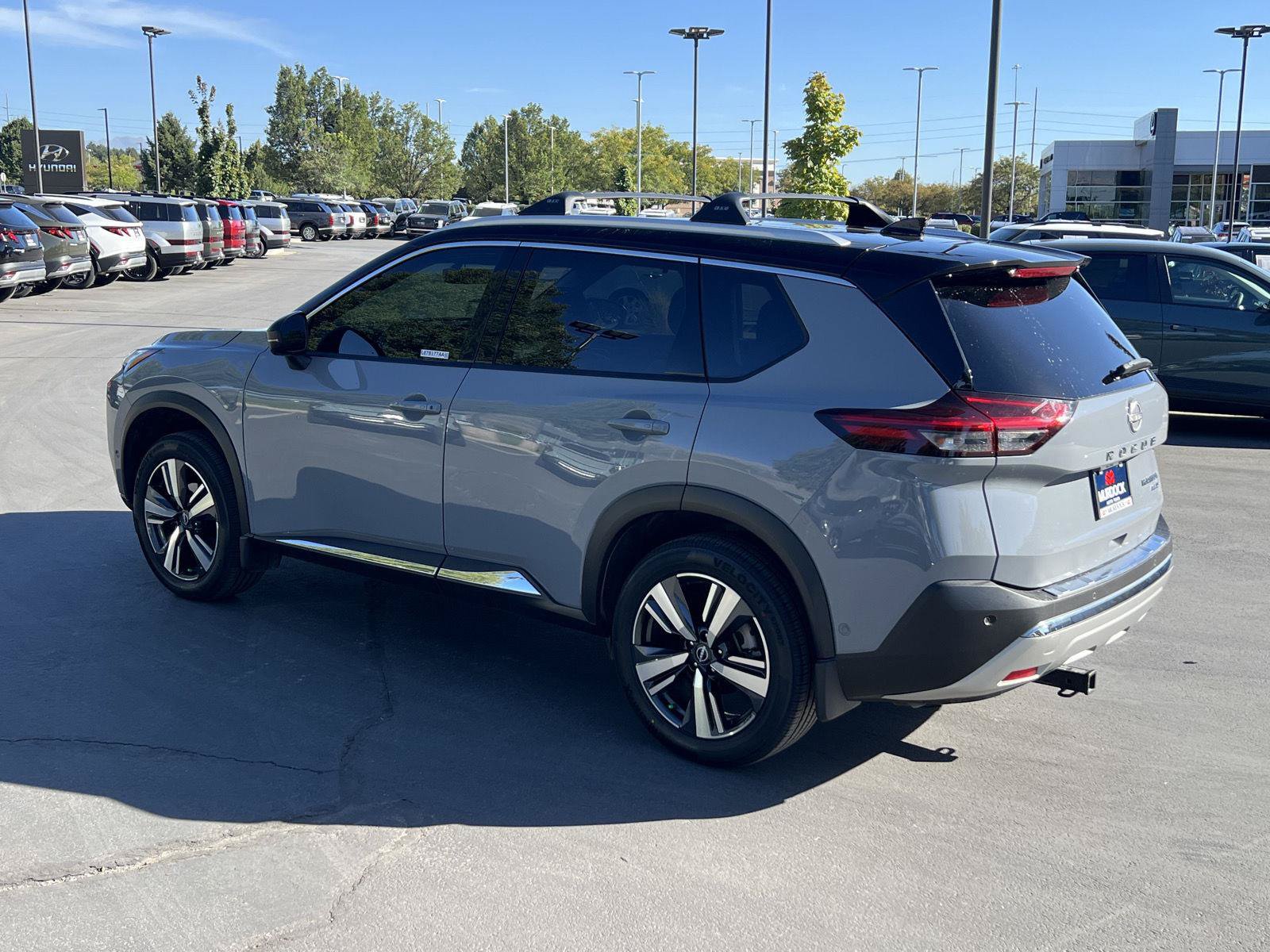 Used 2022 Nissan Rogue Platinum w/ Head-Up Display Package AWD/4WD image 18