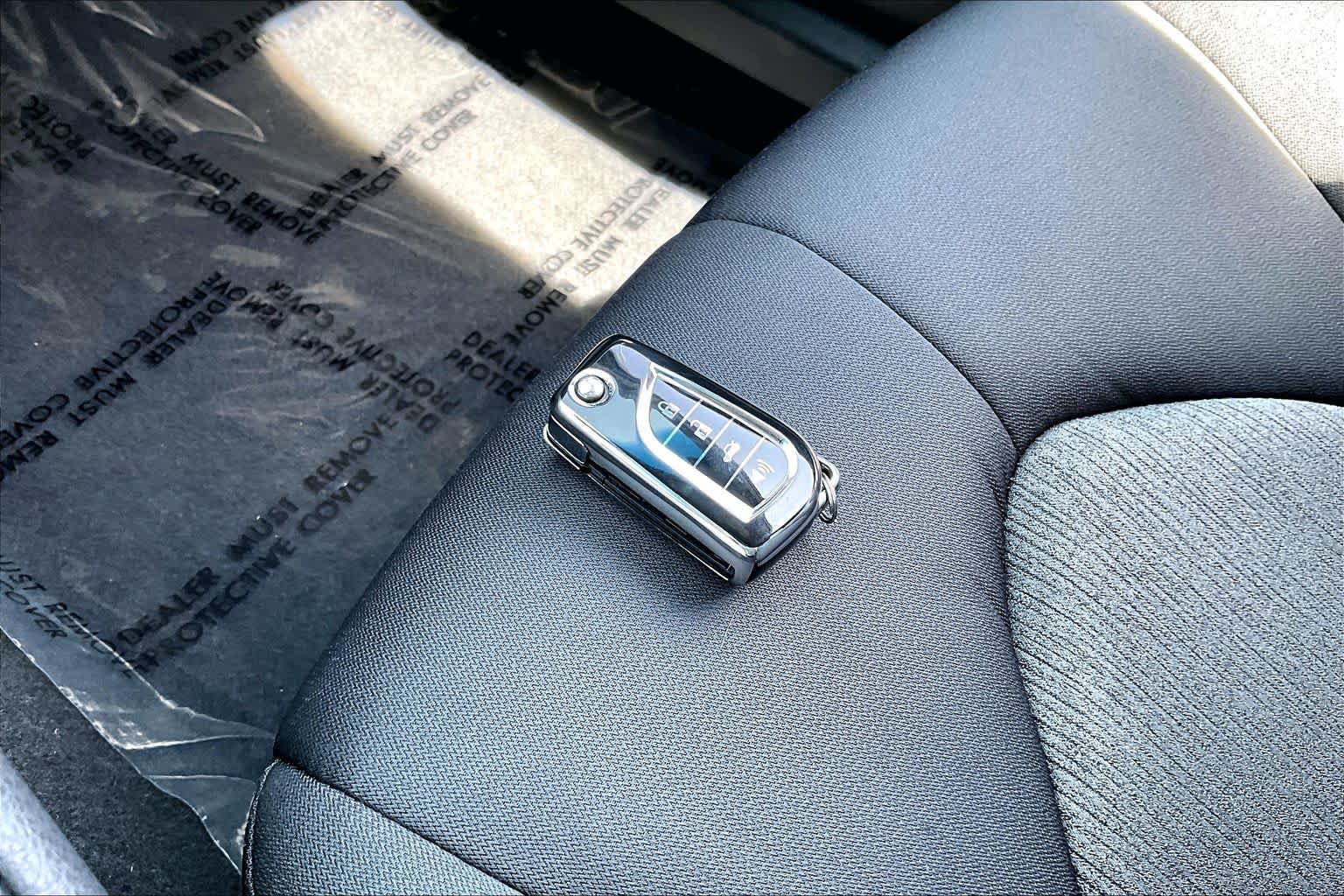 Used 2018 Toyota Camry LE FWD image 14