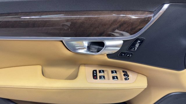 Used 2018 Volvo S90 T5 Momentum FWD image 21