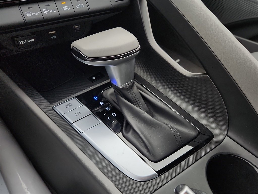 Used 2025 Hyundai Elantra Sport image 29