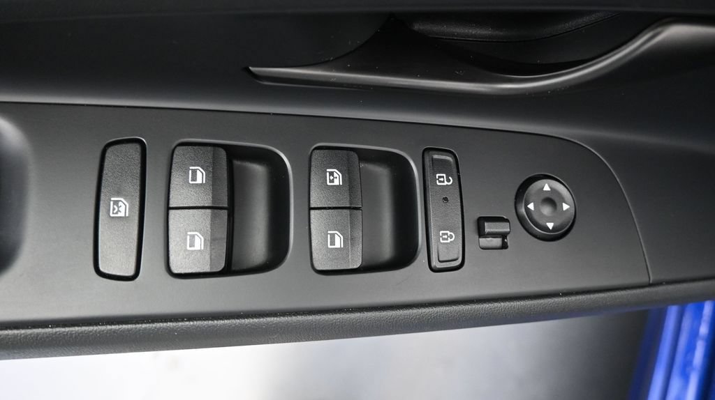 Certified 2025 Hyundai Elantra Sport FWD image 22