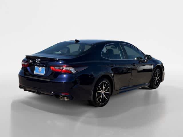 Used 2022 Toyota Camry SE FWD image 5