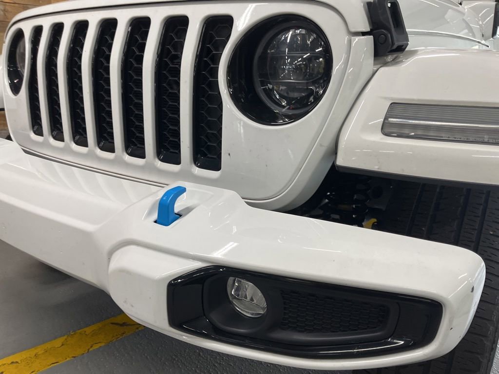 Used 2023 Jeep Wrangler Unlimited Sahara AWD/4WD image 13