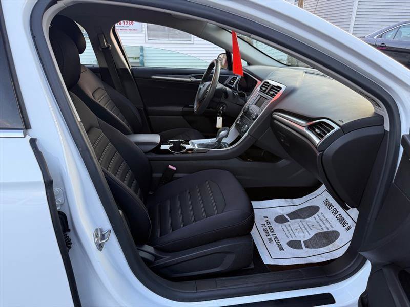 Used 2014 Ford Fusion SE image 14