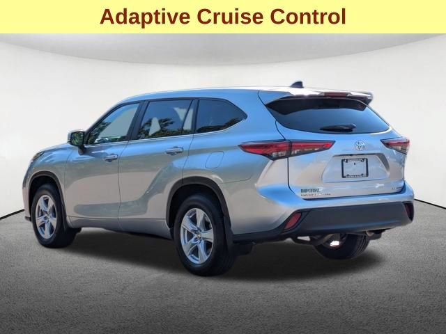 Certified 2024 Toyota Highlander LE AWD/4WD image 9