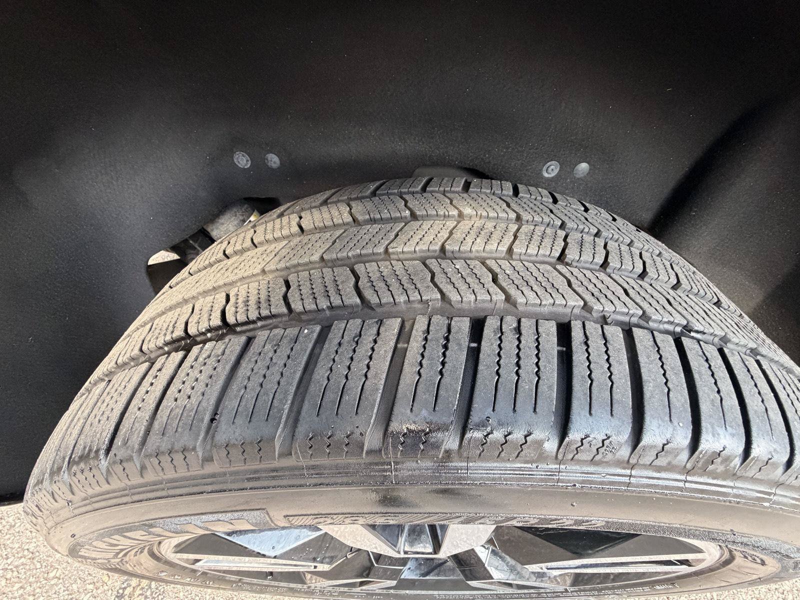 Used 2019 Chevrolet Suburban Premier AWD/4WD image 14