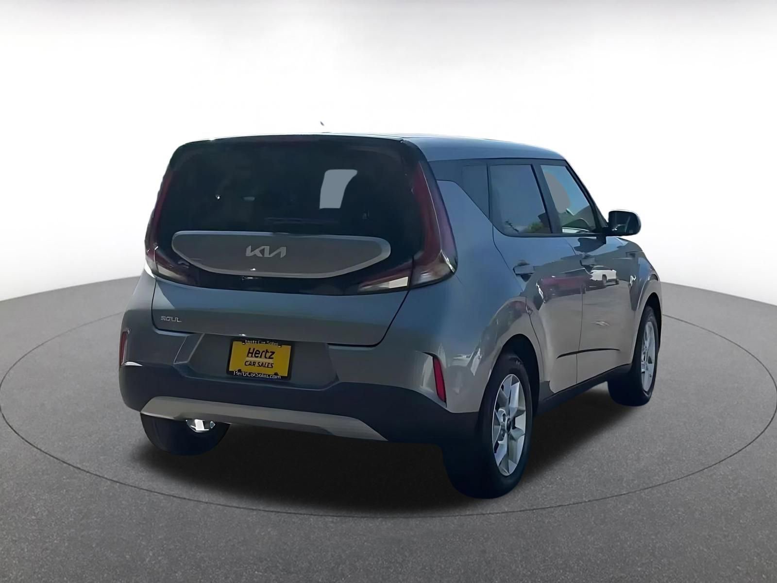 Used 2025 Kia Soul LX w/ LX Technology Package FWD image 15