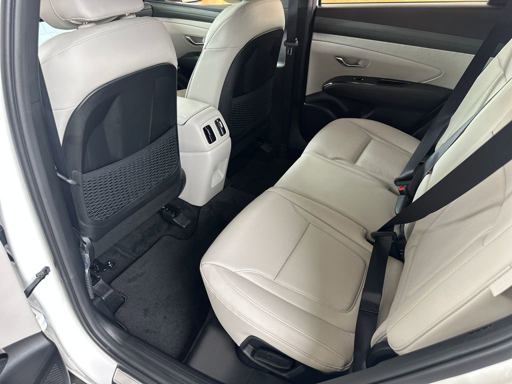Used 2025 Hyundai Tucson Limited image 35