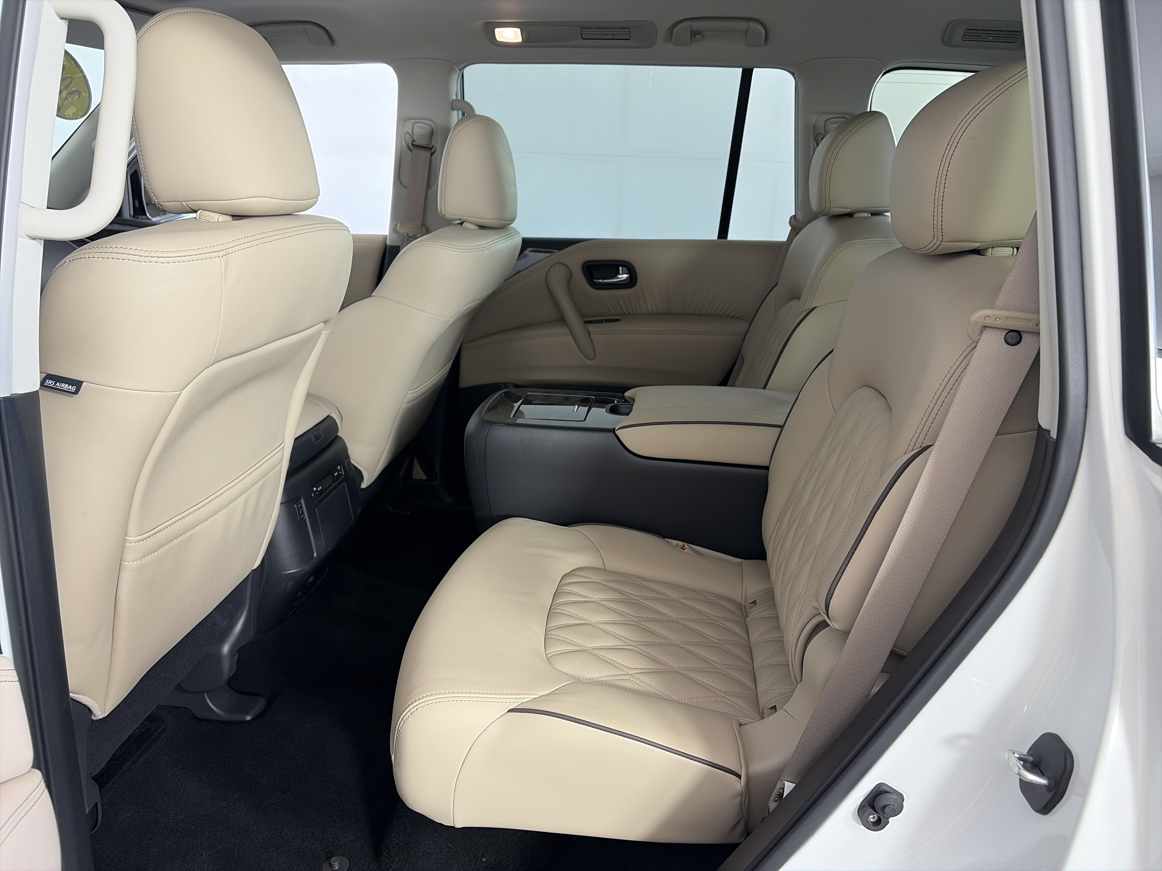 Used 2024 Nissan Armada Platinum w/ Captain's Chairs Package RWD image 7