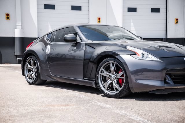 Used 2010 Nissan 370Z Touring w/ Sport Pkg RWD image 35