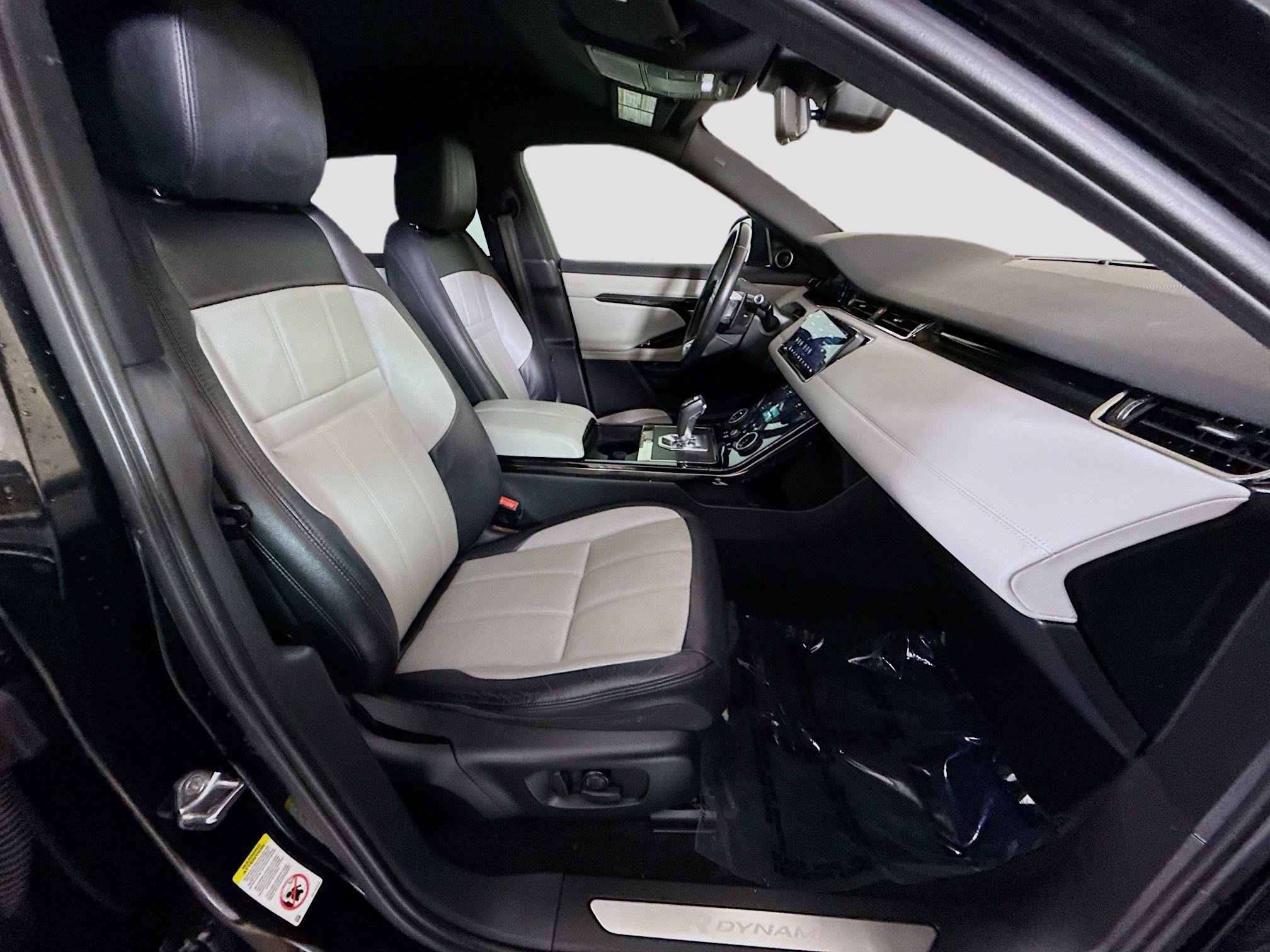 Used 2020 Land Rover Range Rover Evoque R-Dynamic S AWD/4WD image 29