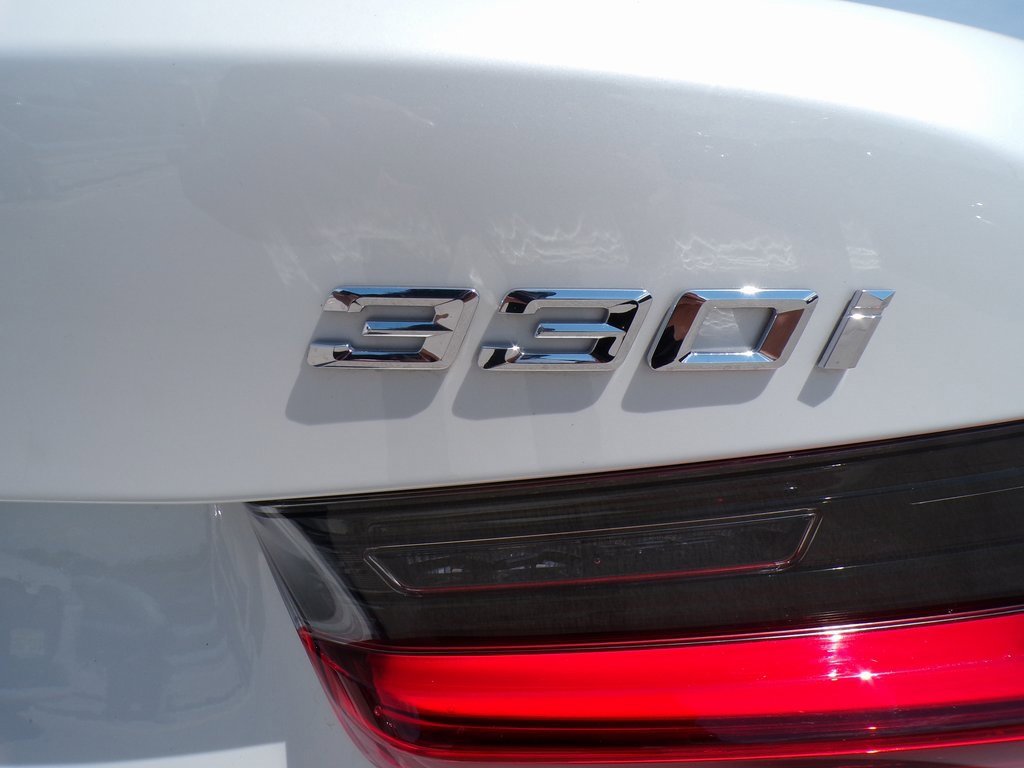 Certified 2025 BMW 330i xDrive Sedan w/ Convenience Package image 27