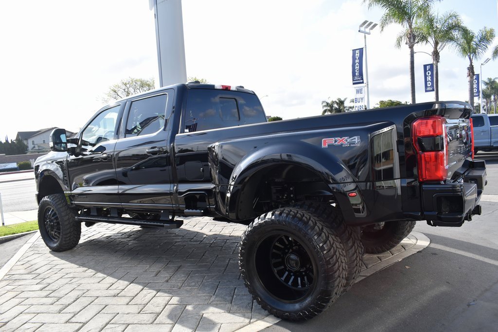 Used 2025 Ford F350 Lariat w/ FX4 Off-Road Package image 30