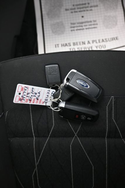 Used 2019 Ford EcoSport SE w/ SE Convenience Package image 11