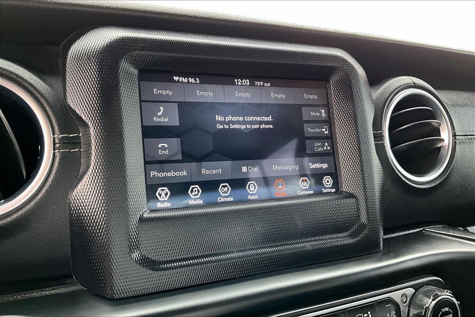 Used 2018 Jeep Wrangler Unlimited Sahara image 29