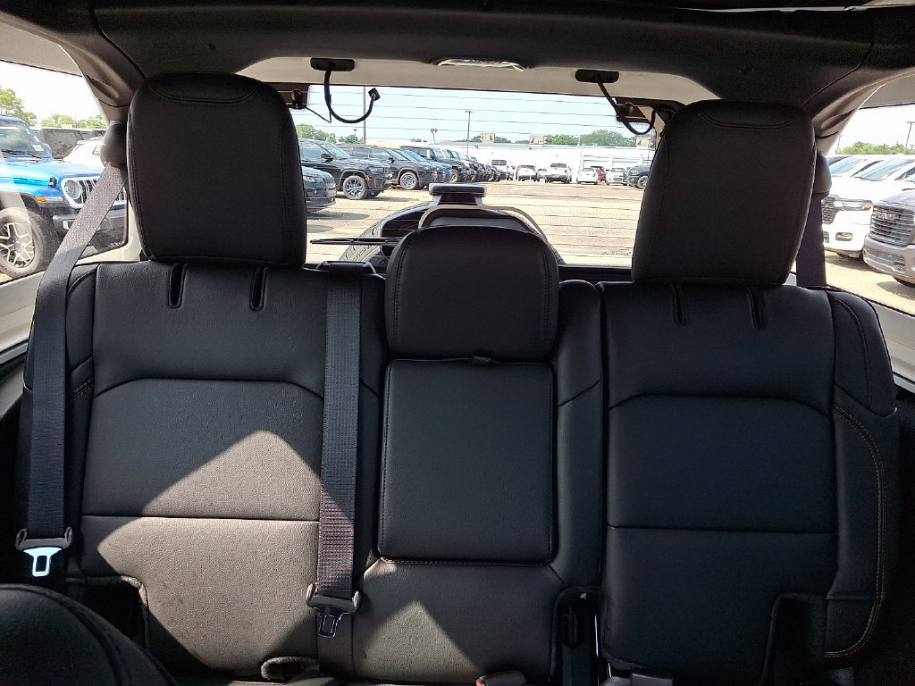 New 2027 Jeep Wrangler Unlimited Sahara AWD/4WD image 14