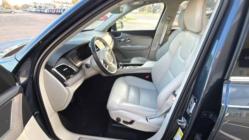 Certified 2025 Volvo XC90 T8 Plus w/ Protection Package Premier AWD/4WD image 25