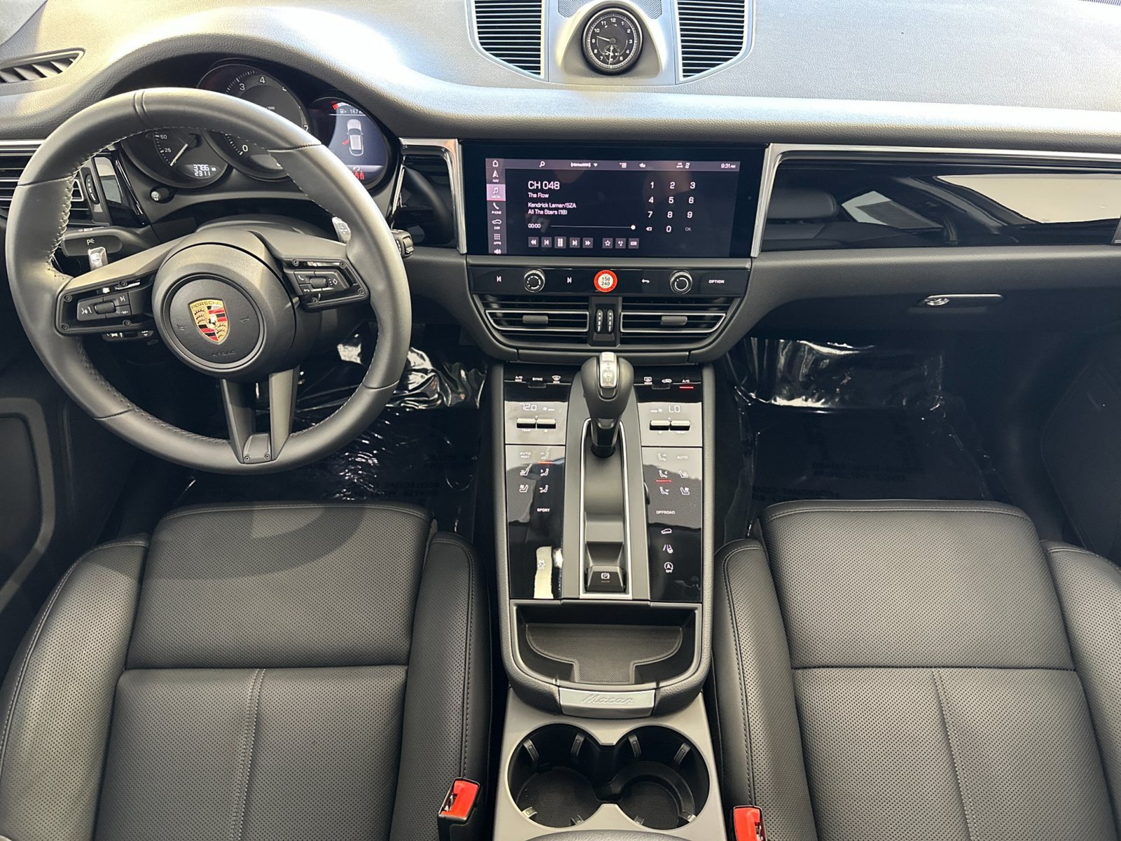 Certified 2026 Porsche Macan AWD/4WD image 6