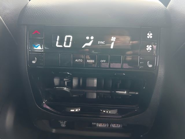 Used 2024 Jeep Grand Cherokee L Limited w/ Luxury Tech Group II image 49