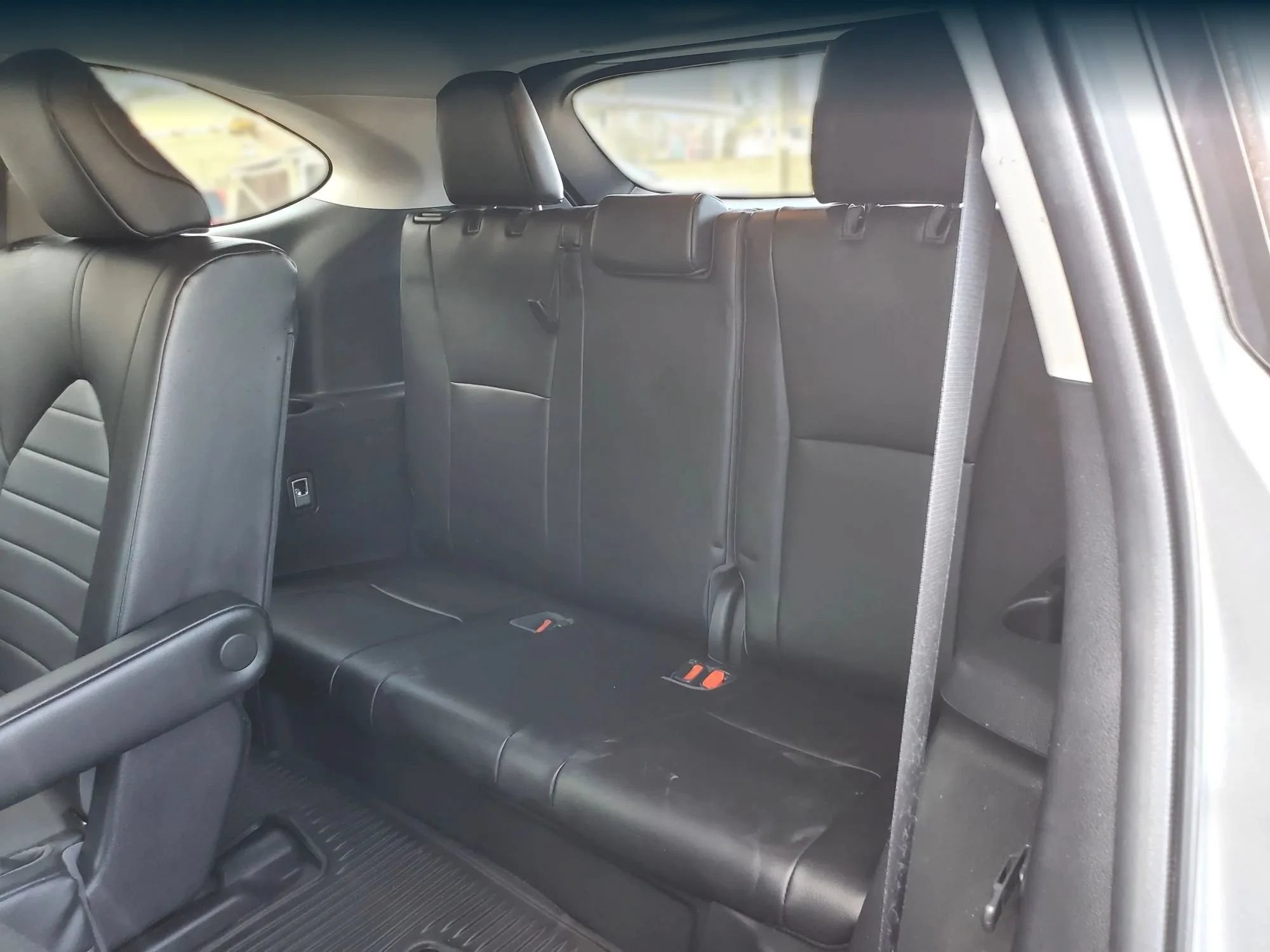 Used 2022 Toyota Highlander XLE FWD image 41