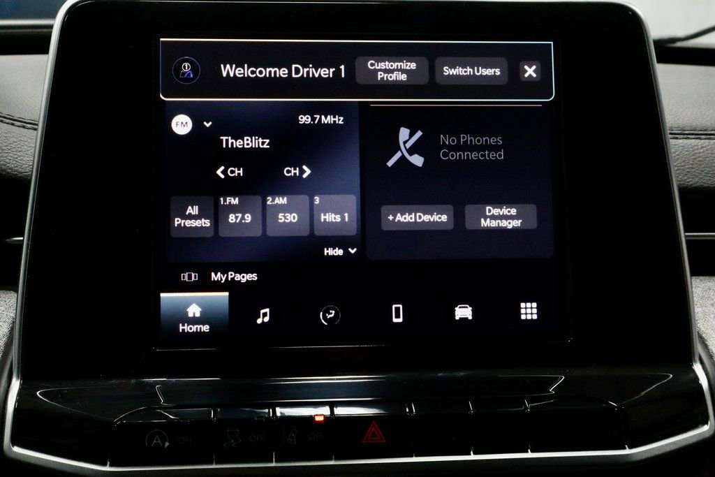 Used 2025 Jeep Compass Latitude image 3